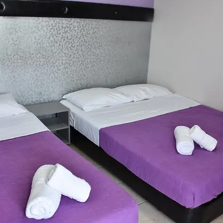 Erato Hotel 2*