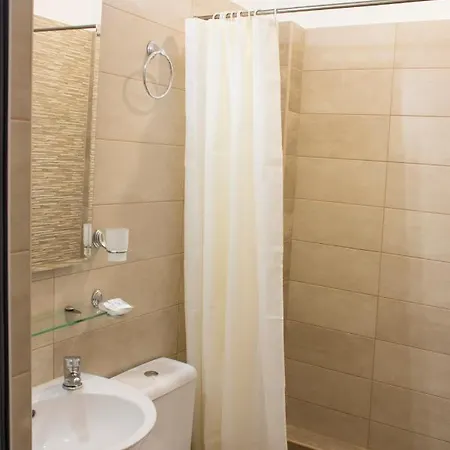 Erato Hotel 2*