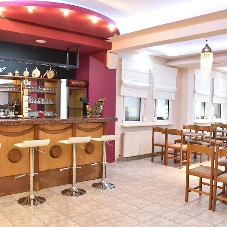 Erato Hotel 2*